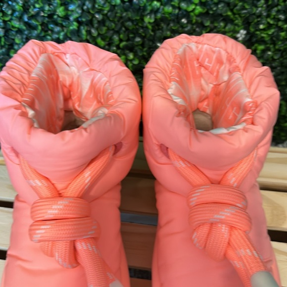 UGG Puffy Short Booties - Picture 4 of 6